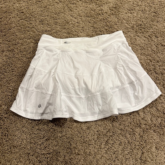 Lululemon Pace Rival Mid-Rise Skirt White. Size: 6. LIKE NEW! - Picture 5 of 6
